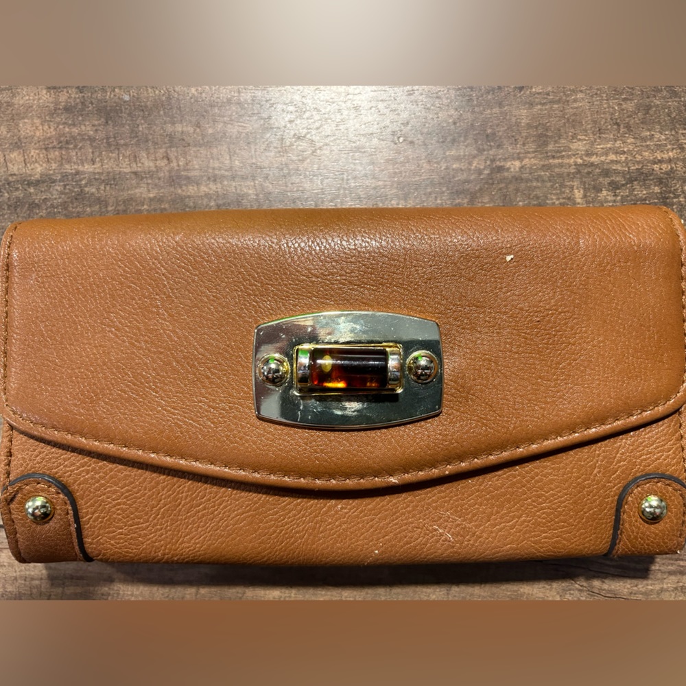 Very Nice Ladies Wallet with clasp